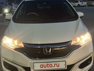 2017 Honda Fit III Рестайлинг, белый, 1580000 рублей, вид 2