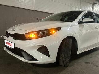 2021 Kia Forte III Рестайлинг, белый, 1900000 рублей, вид 1