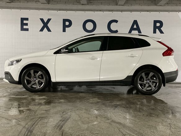 2014 Volvo V40 Cross Country I, белый - вид 2