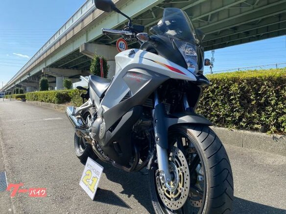 2011 Honda VFR 800X (Crossrunner), белый, 660000 рублей - вид 1