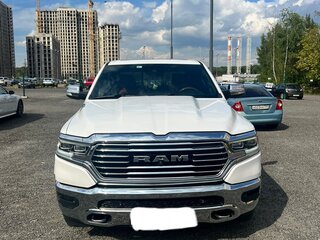 2018 Ram 1500 Crew Cab V, белый, 6050000 рублей, вид 3