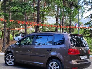 2012 Volkswagen Touran Cross I Рестайлинг 2, коричневый, 1150000 рублей, вид 2