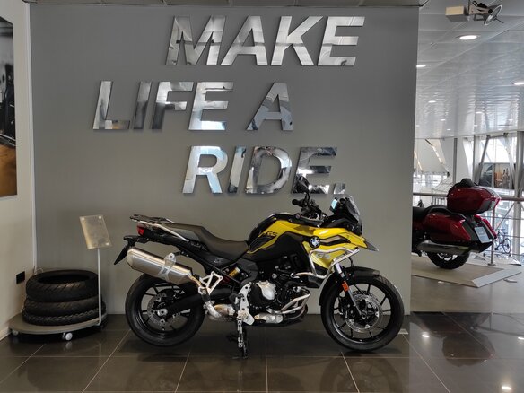 2018 BMW F 750 GS, золотистый - вид 1