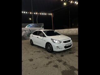 2013 Hyundai Solaris I, белый, 600000 рублей, вид 2