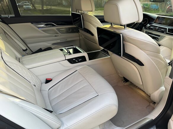 2016 BMW 7 серии 750i xDrive VI (G11/G12), коричневый, 5200000 рублей - вид 22