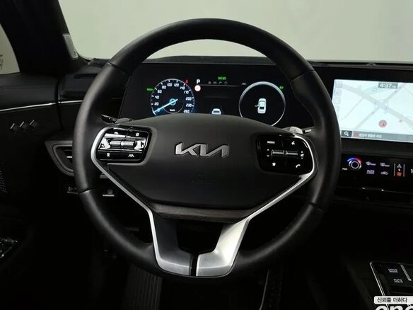 2023 Kia K8 I, серебристый, 7789680 рублей - вид 9