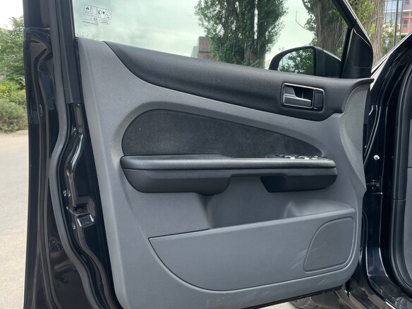 2008 Ford Focus II Рестайлинг, чёрный, 515000 рублей - вид 10