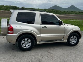 2005 Mitsubishi Pajero III Рестайлинг, жёлтый, 1499000 рублей, вид 3