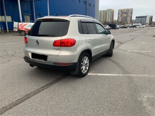 2013 Volkswagen Tiguan I Рестайлинг, серебристый, 2100000 рублей, вид 4