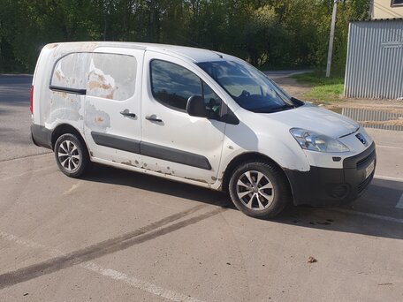 2010 Peugeot Partner, белый, 520000 рублей, вид 1