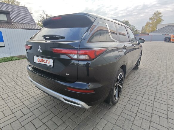 2021 Mitsubishi Outlander IV, чёрный, 3350000 рублей - вид 6