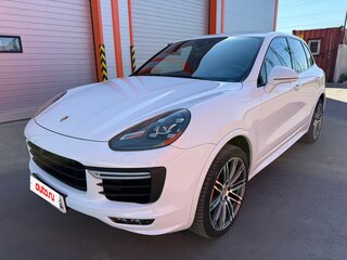 2015 Porsche Cayenne Turbo II Рестайлинг (958), белый, 4400000 рублей, вид 3