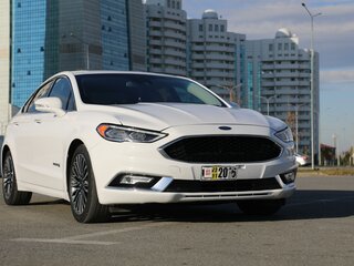 2017 Ford Fusion (North America) II Рестайлинг, белый, 2750000 рублей, вид 1