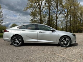 2018 Buick Regal VI, серебристый, 1393067 рублей, вид 4