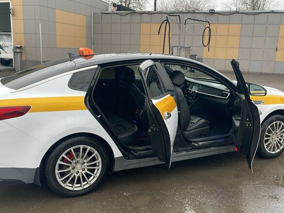 2019 Kia Optima IV Рестайлинг, чёрный, 2150000 рублей - вид 1