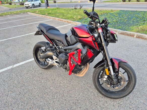 2017 Yamaha MT-09 (FZ-09), красный, 940000 рублей