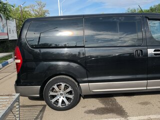 2012 Hyundai H-1 II, чёрный, 2000000 рублей, вид 4