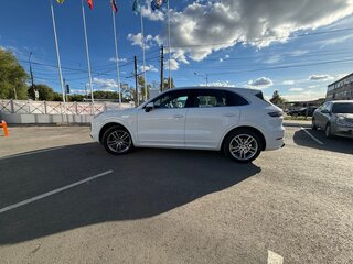 2021 Porsche Cayenne III, белый, 9500000 рублей, вид 5