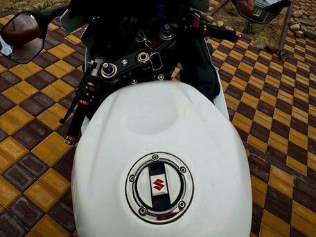 2005 Suzuki GSX-R 600, белый, 510000 рублей, вид 5