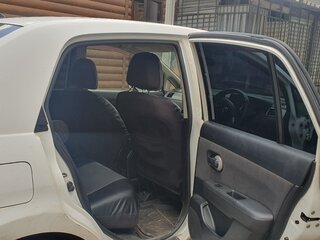 2009 Nissan Tiida Latio I, белый, 600000 рублей, вид 3