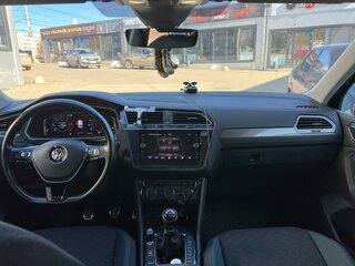 2019 Volkswagen Tiguan II, чёрный, 2490000 рублей, вид 3