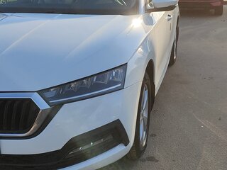 2021 Skoda Octavia IV (A8), белый, 2550000 рублей, вид 1