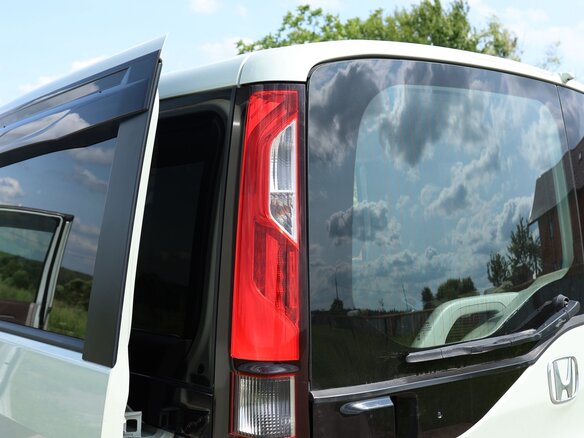 2016 Honda Stepwgn V, зелёный, 1615000 рублей - вид 16