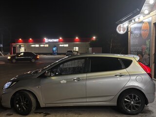 2012 Hyundai Solaris I, серебристый, 930000 рублей, вид 3