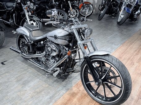 2015 Harley-Davidson Breakout, серебристый, 1799000 рублей, вид 1