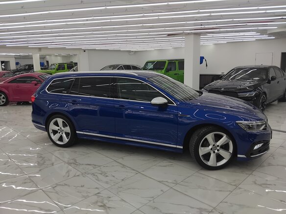 2020 Volkswagen Passat B8 Рестайлинг, синий, 2275000 рублей - вид 11