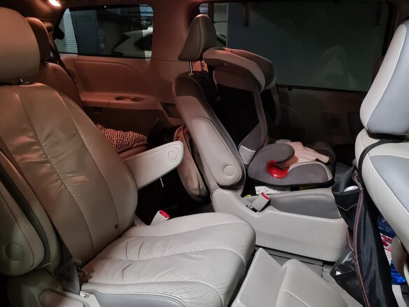 2010 Toyota Sienna III, белый - вид 5