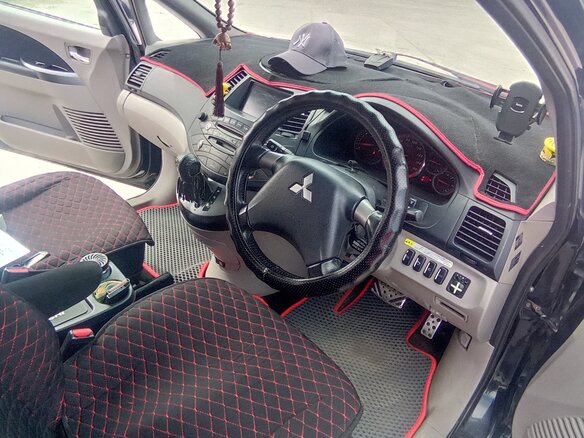 2006 Mitsubishi Grandis I, чёрный, 970000 рублей - вид 17