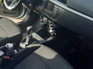2017 Kia Rio IV, серебристый, 1000000 рублей, вид 5