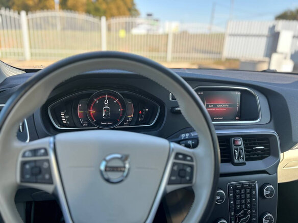 2019 Volvo V40 II Рестайлинг, чёрный, 2177760 рублей - вид 13