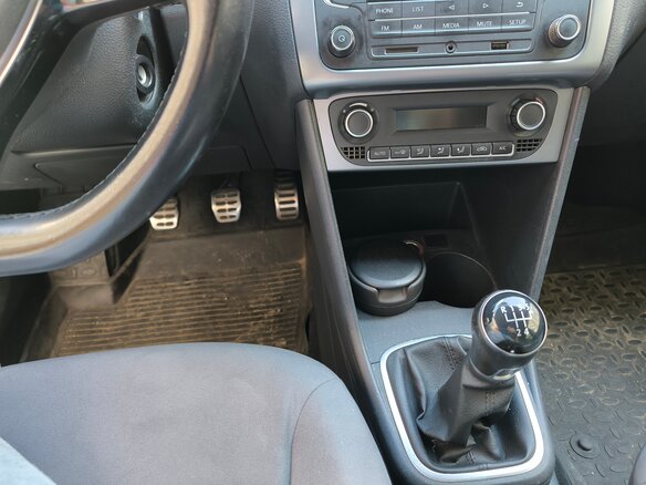 2016 Volkswagen Polo V Рестайлинг, серебристый, 1200000 рублей - вид 10