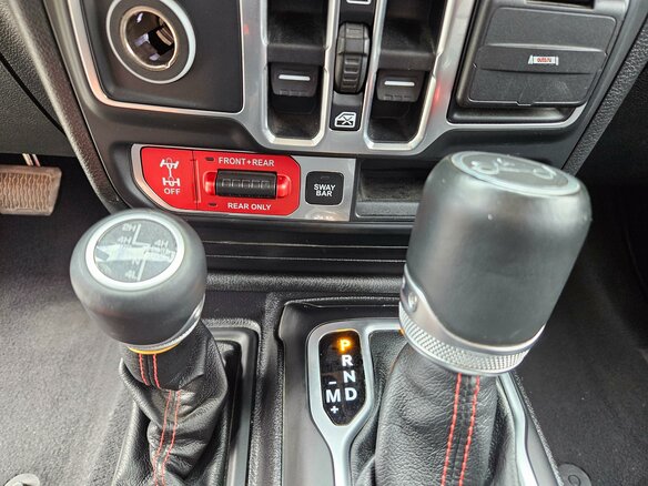2018 Jeep Wrangler IV (JL), синий, 3499000 рублей - вид 22