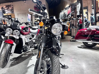 2024 Triumph Bonneville T120, серый, 1790000 рублей, вид 4