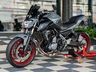 2018 Kawasaki Z 650, серый, 640000 рублей, вид 5