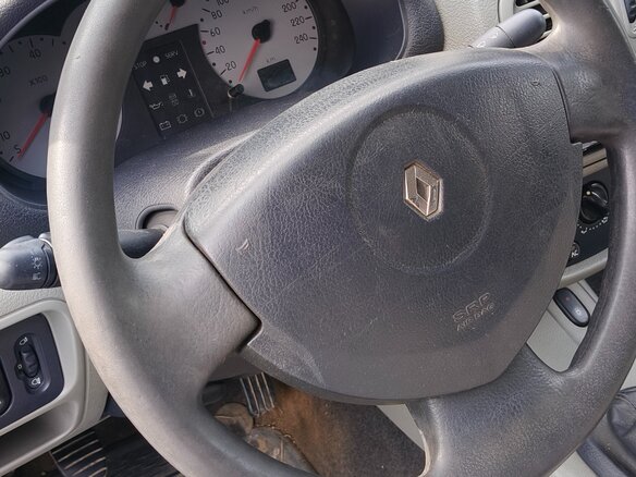 2002 Renault Symbol I Рестайлинг, белый, 150000 рублей - вид 17