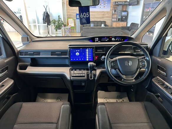 2016 Honda Stepwgn V, белый - вид 16