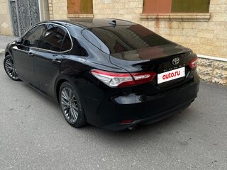 2018 Toyota Camry VIII (XV70), чёрный, 2500000 рублей, вид 4