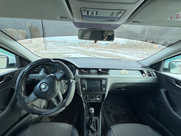 2017 Skoda Rapid I Рестайлинг, белый, 1100000 рублей - вид 4
