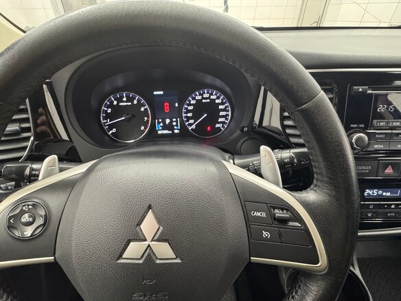 2014 Mitsubishi Outlander III Рестайлинг, чёрный - вид 6