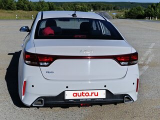 2021 Kia Rio IV Рестайлинг, белый, 1215000 рублей, вид 3