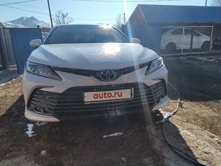 2021 Toyota Camry VIII (XV70) Рестайлинг, серебристый, 3600000 рублей, вид 2