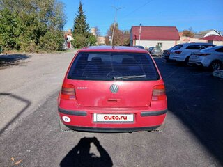 2001 Volkswagen Golf IV, красный, 350000 рублей, вид 2