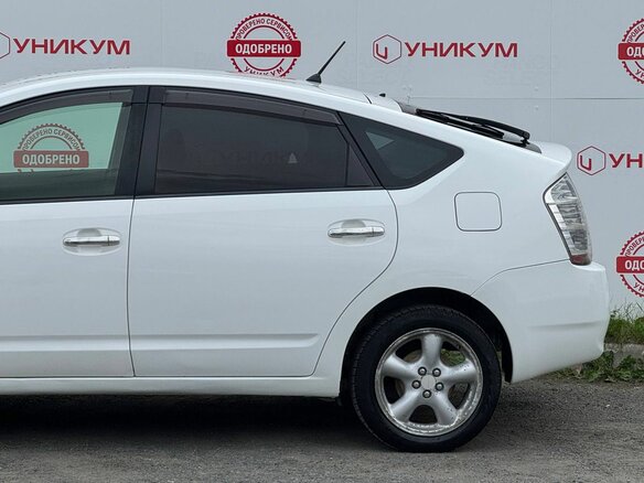 2010 Toyota Prius JDM II Рестайлинг (XW20), белый, 679000 рублей - вид 13