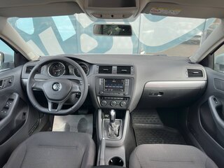 2015 Volkswagen Jetta VI Рестайлинг, серебристый, 1377000 рублей, вид 2
