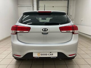 2015 Kia Rio III Рестайлинг, серебристый, 1135000 рублей, вид 5