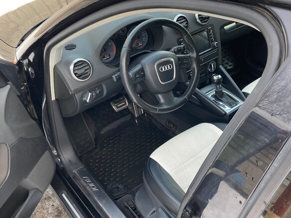2011 Audi A3 II (8P) Рестайлинг 2, чёрный - вид 8